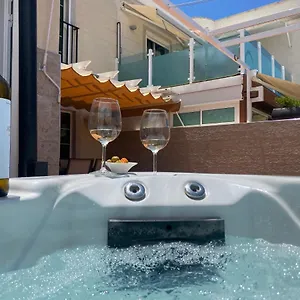 With Jacuzzi And Pool Access , Puerto Rico (Gran Canaria) España